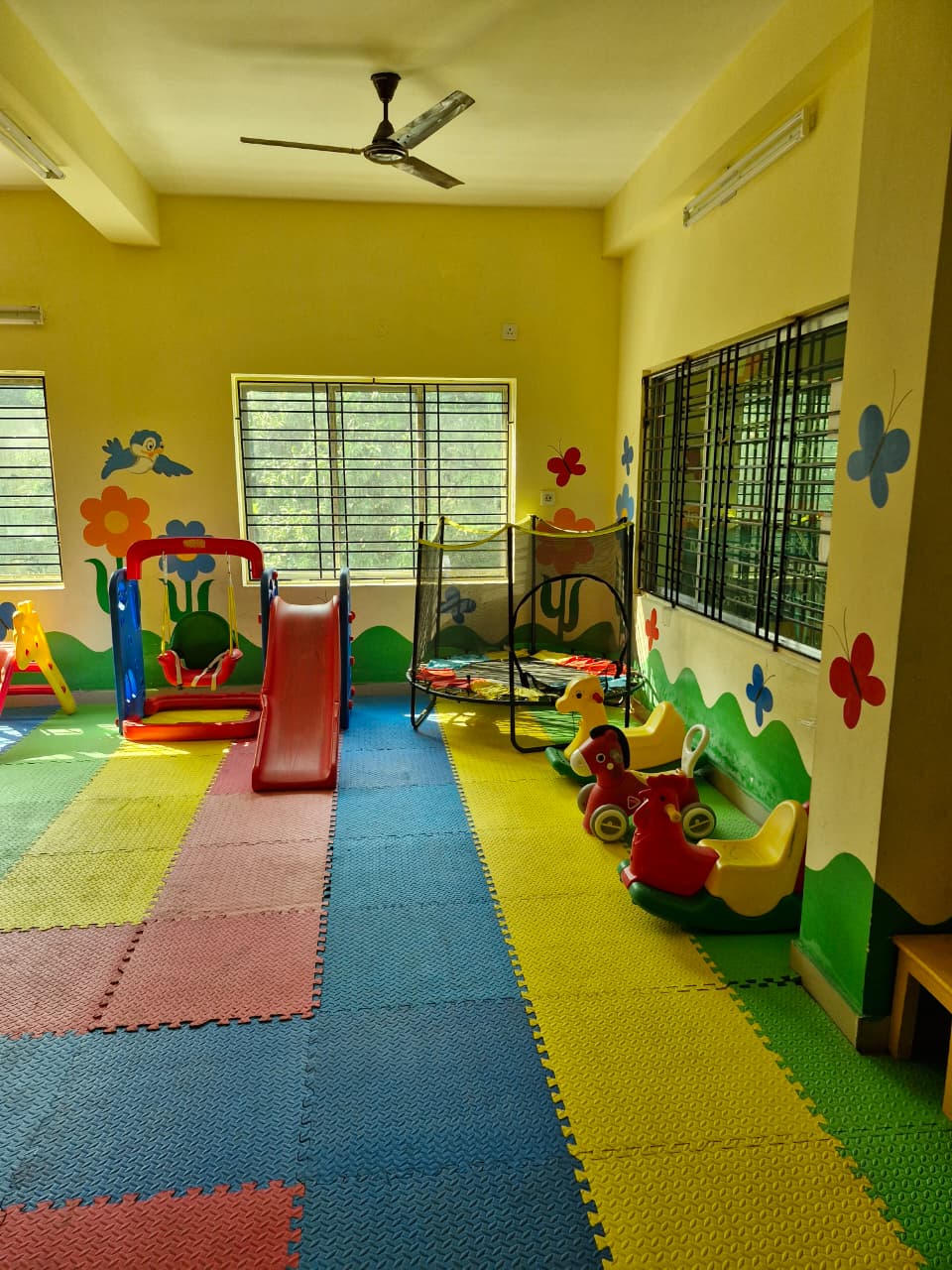 Pre-primary play zone