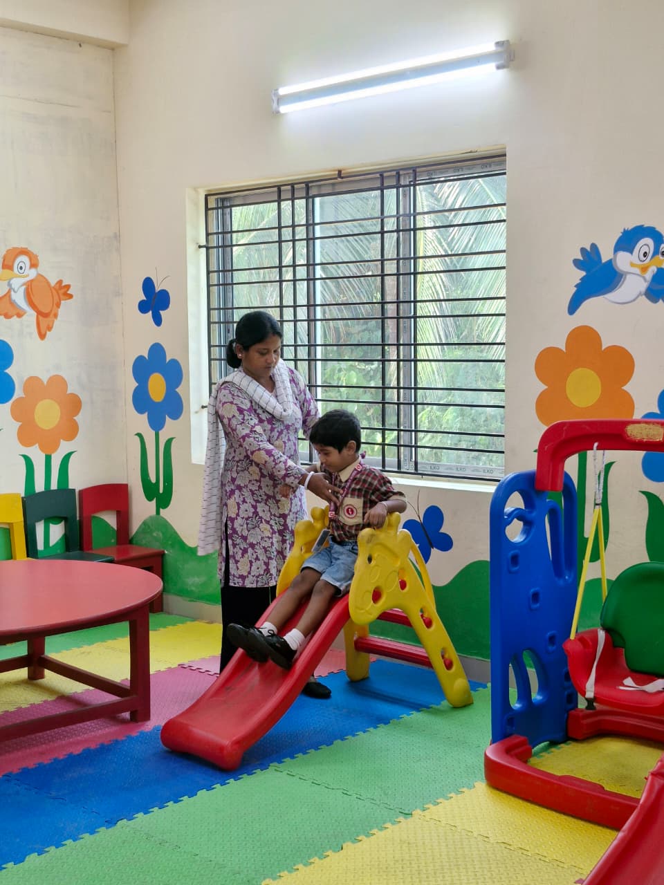 Pre-primary play zone