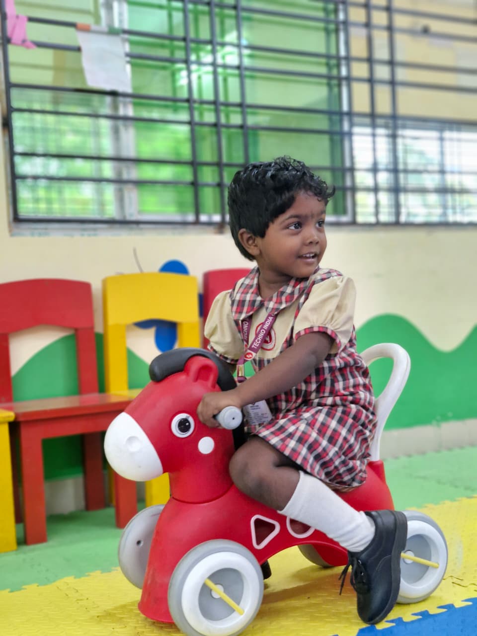 Pre-primary play zone